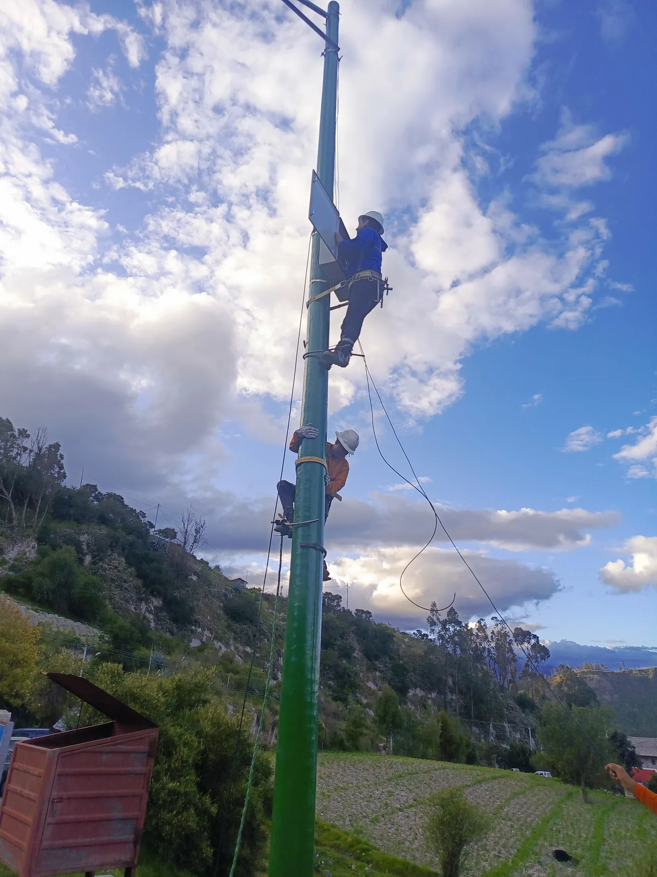 Trabajo de instalación de seguridad electrónica